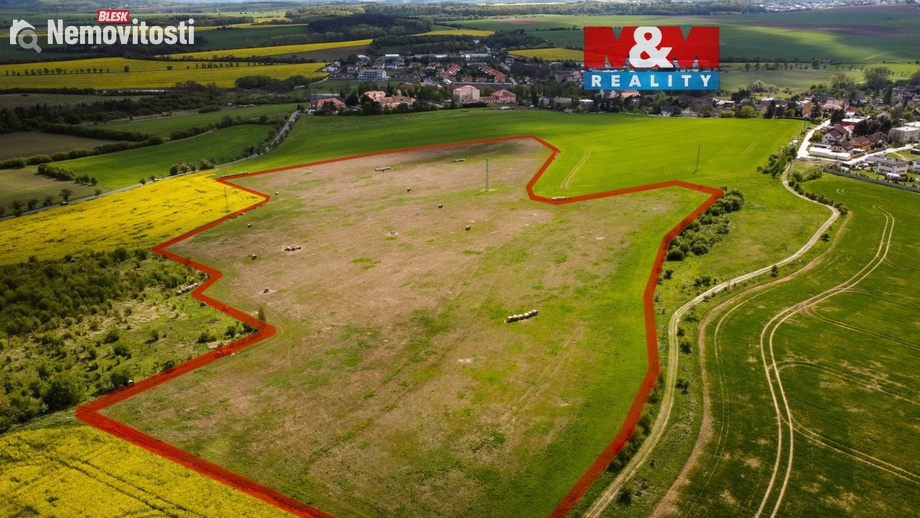 Prodej komerčního pozemku 36 987 m², Tachlovice