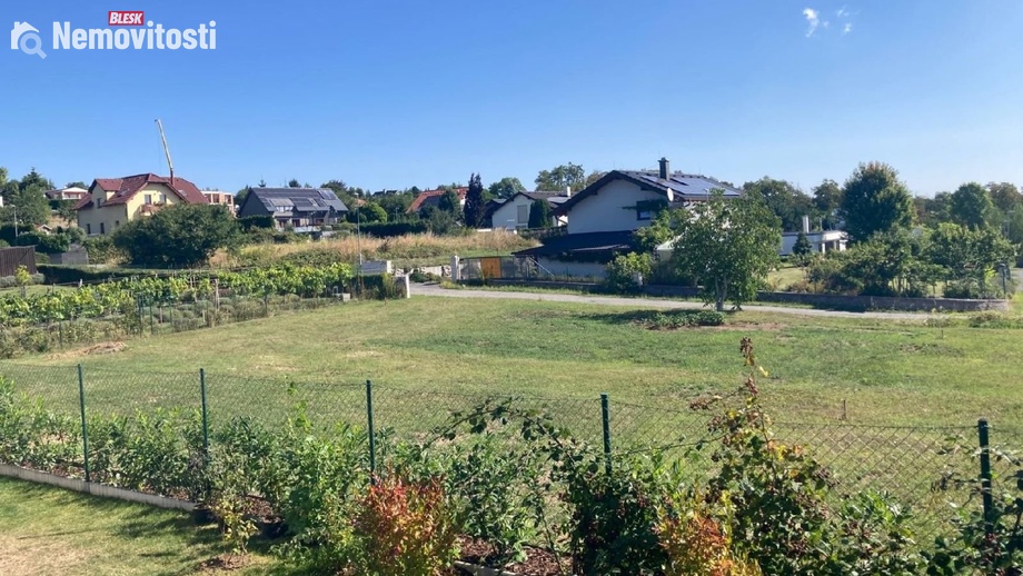 Prodej stavebního pozemku 1 026 m², Statenice