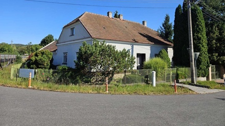 Prodej rodinného domu 200 m², Ptení