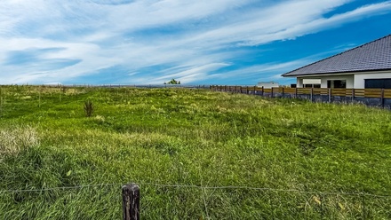 Prodej stavebního pozemku 1 254 m², Chlumčany