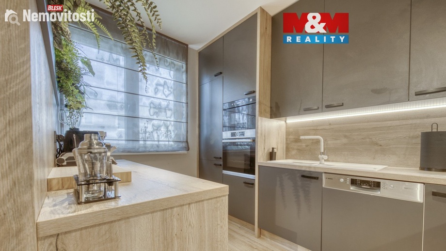 Pronájem bytu 3+kk 70 m², Vochov