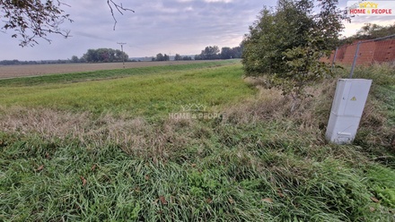 Prodej stavebního pozemku 2 765 m², Cvrčovice