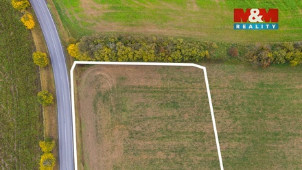 Prodej pole 3 689 m², Mokré