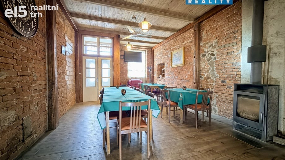 Prodej restaurace 380 m², Ivančice