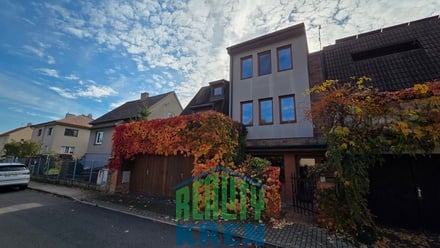 Prodej rodinného domu 366 m², Praha - Nebušice