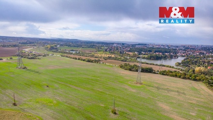 Prodej pole 2 421 m², Praha