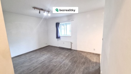 Prodej bytu 3+1 60 m², Králův Dvůr
