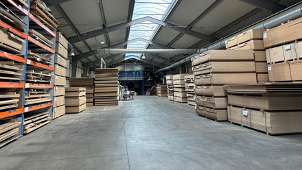 Pronájem skladu 3 500 m², Praha 15