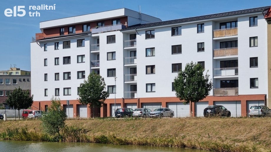 Prodej bytu 1+kk 36 m², Hranice I-Město