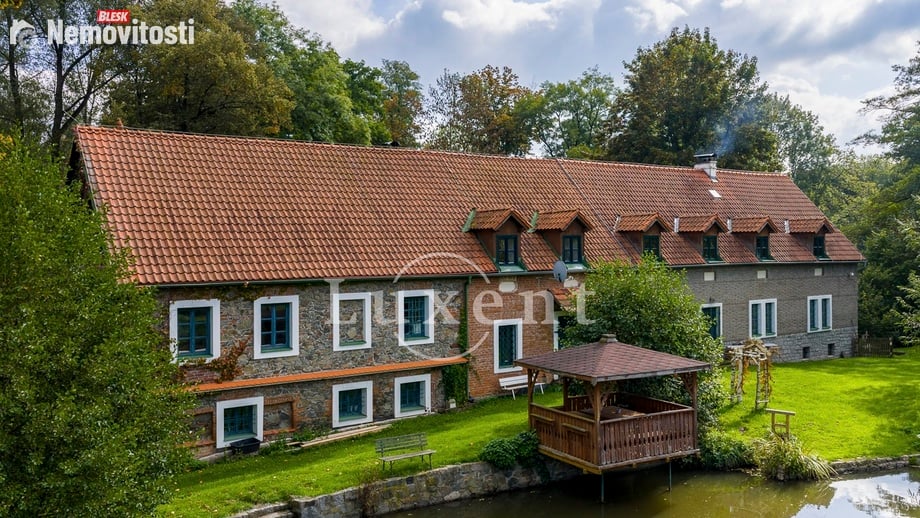Prodej rodinného domu 1 700 m², Stříbrná Skalice