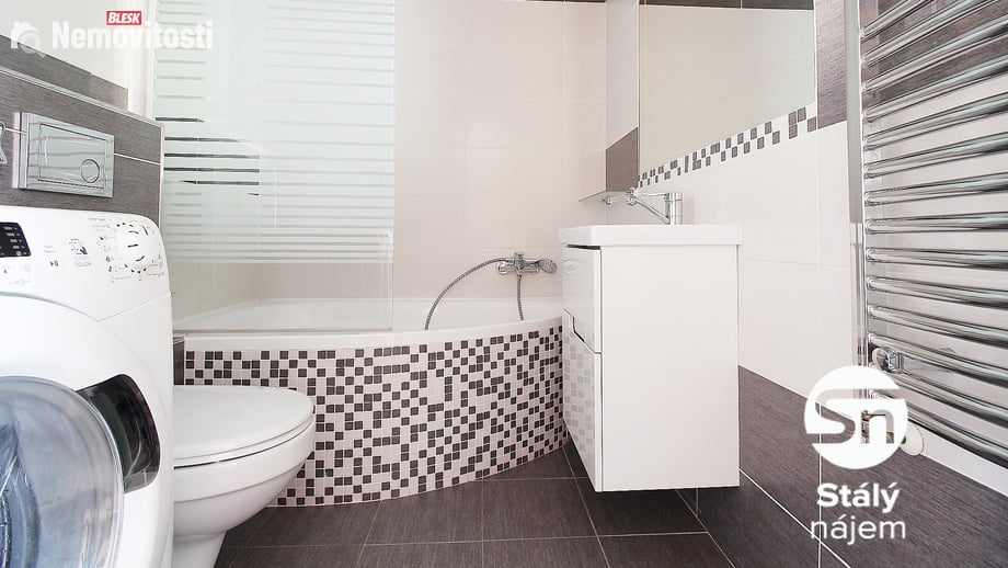 Pronájem bytu 1+kk 35 m², Praha - Střížkov