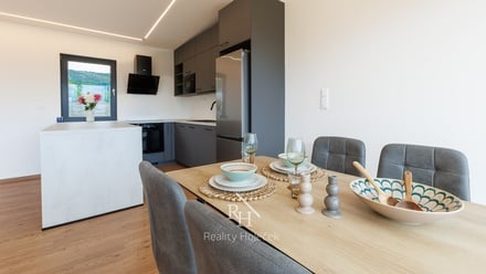 Prodej rodinného domu 156 m², Svinaře - Halouny