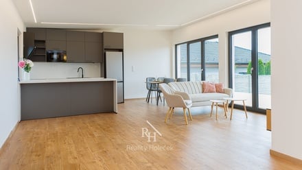 Prodej rodinného domu 156 m², Svinaře - Halouny