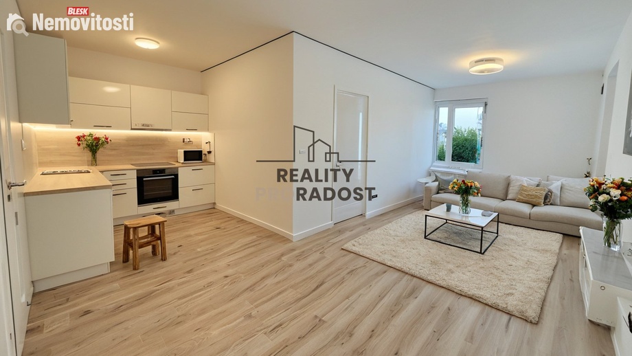 Pronájem bytu 2+kk 60 m², Praha 10