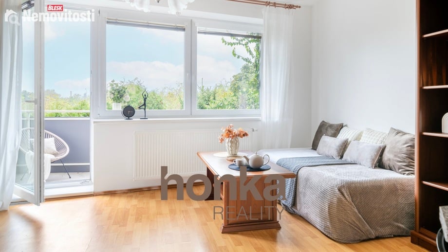 Prodej bytu 1+kk 40 m², Praha - Dolní Měcholupy