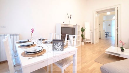 Pronájem bytu 3+1 111 m², Praha - Vinohrady