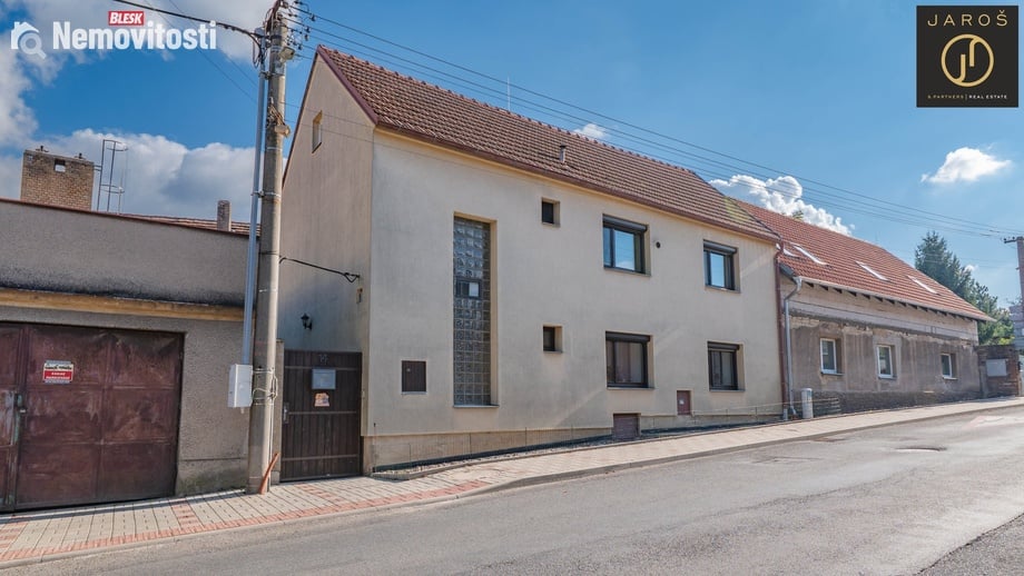Prodej rodinného domu 216 m², Hostouň