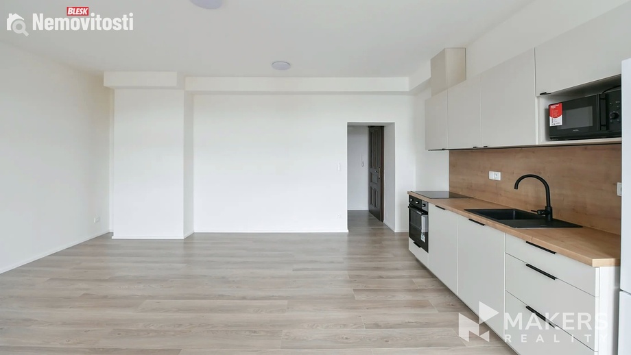 Pronájem bytu 1+kk 28 m², Praha - Libeň