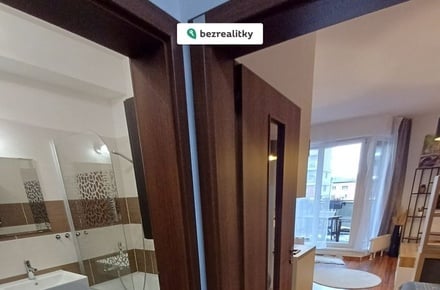 Prodej bytu 1+kk 40 m², Praha 10