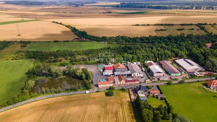 Prodej rodinného domu 558 m², Všetaty