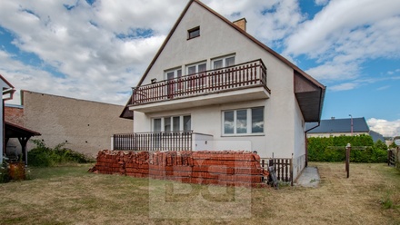 Prodej rodinného domu 238 m², Hrobce