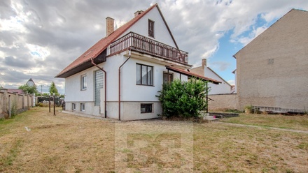 Prodej rodinného domu 238 m², Hrobce