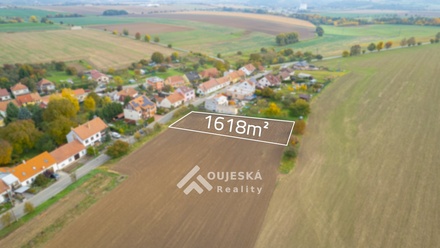 Prodej stavebního pozemku 1 618 m², Voděrady