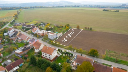 Prodej stavebního pozemku 1 618 m², Voděrady