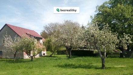 Prodej stavebního pozemku 774 m², Plužná