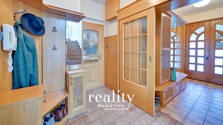 Prodej rodinného domu 480 m², Hodonice