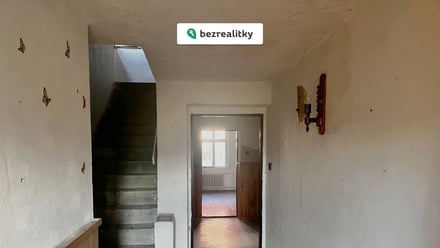 Prodej rodinného domu 200 m², Návsí