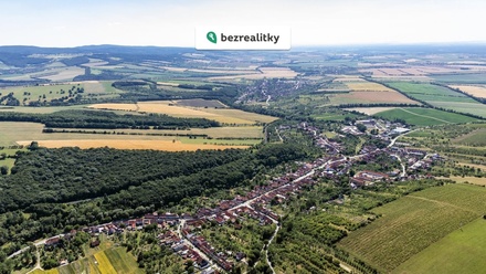 Prodej specifického pozemku 36 532 m², Louka u Ostrohu