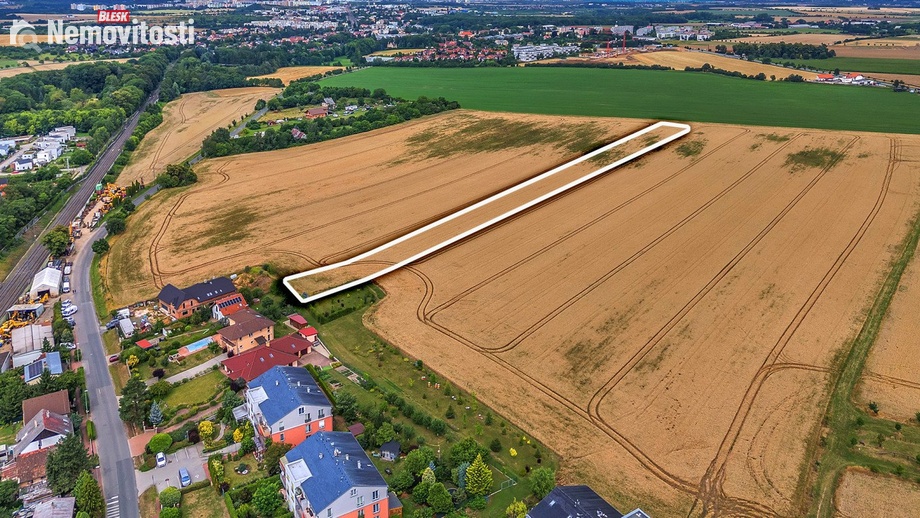 Prodej pole 5 870 m², Praha