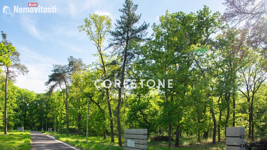 Prodej komerčního pozemku 14 080 m², Hradištko