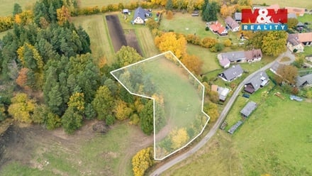 Prodej stavebního pozemku 3 805 m², Kolinec