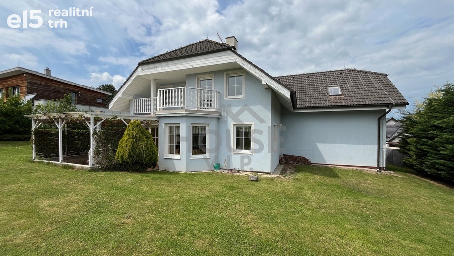 Prodej rodinného domu 200 m², Panenské Břežany