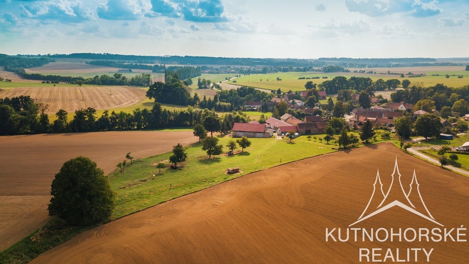 Prodej stavebního pozemku 2 737 m², Suchdol - Malenovice