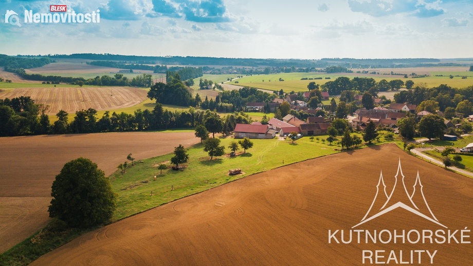 Prodej stavebního pozemku 2 737 m², Suchdol - Malenovice