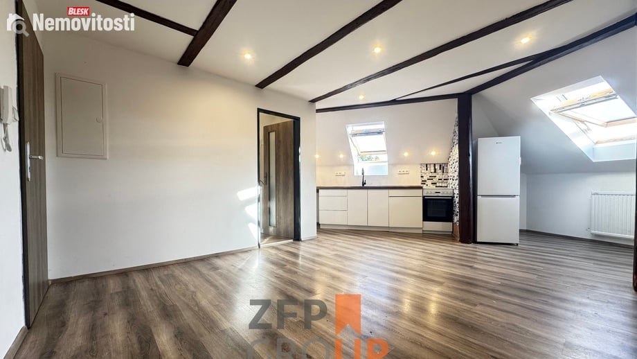 Pronájem bytu 1+kk 42 m², Nové Město pod Smrkem