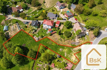 Prodej stavebního pozemku 1 956 m², Skuhrov