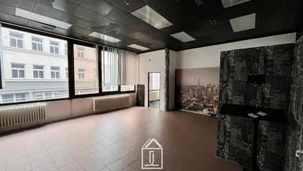 Pronájem obchodního prostoru 230 m², Liberec IV-Perštýn