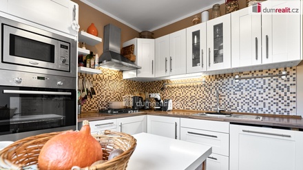 Prodej bytu 3+1 75 m², Ostrov