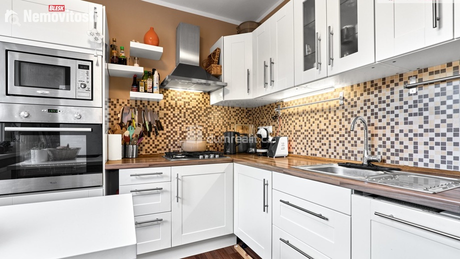 Prodej bytu 3+1 75 m², Ostrov