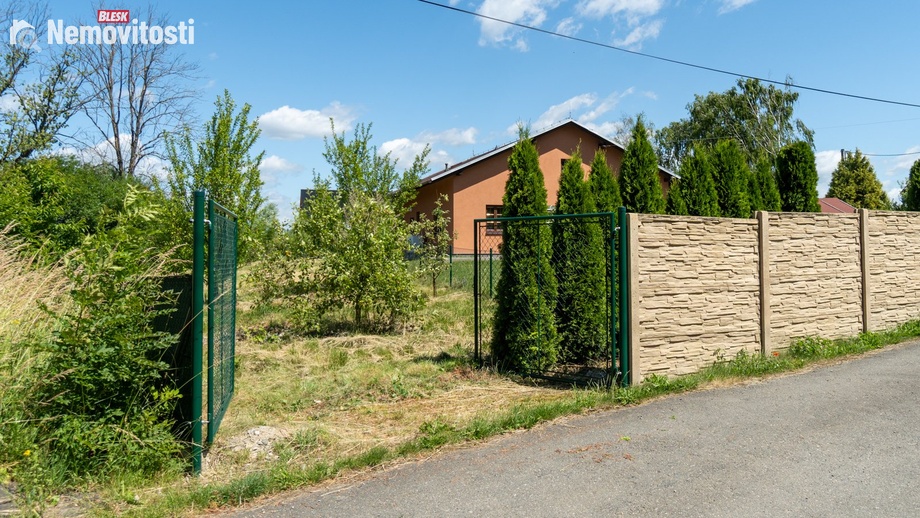 Prodej stavebního pozemku 823 m², Zbenice