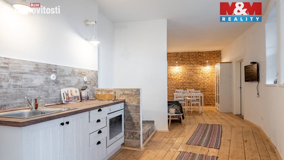 Prodej rodinného domu 378 m², Švihov