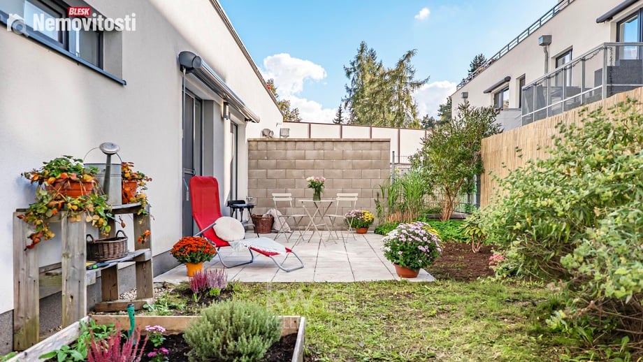 Prodej bytu 2+kk 33 m², Praha - Uhříněves