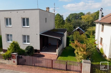 Prodej rodinného domu 280 m², Úsilné