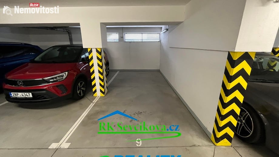 Prodej garážového stání 13 m², Brno - Žebětín