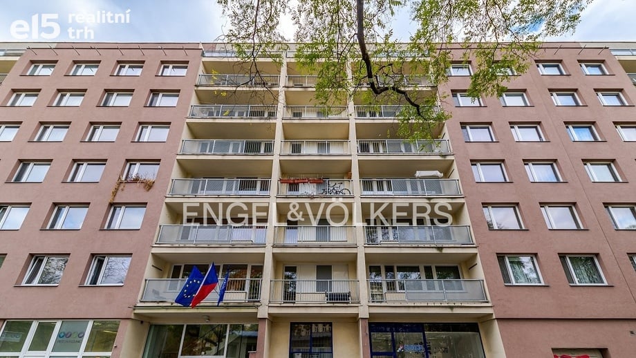 Pronájem obchodního prostoru 141 m², Praha - Holešovice