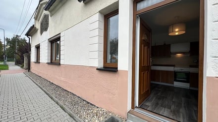 Pronájem kanceláře 65 m², Chrášťany